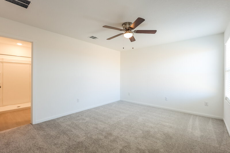 1,670/Mo, 1859 Musk Rose Converse, TX 78109 Main Bedroom View