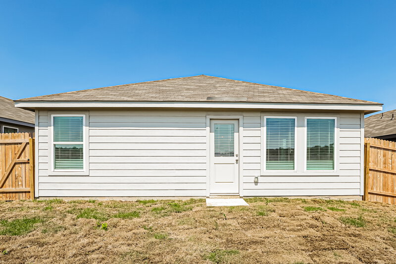 1,735/Mo, 517 Chevre Rd New Braunfels, TX 78130 Rear View