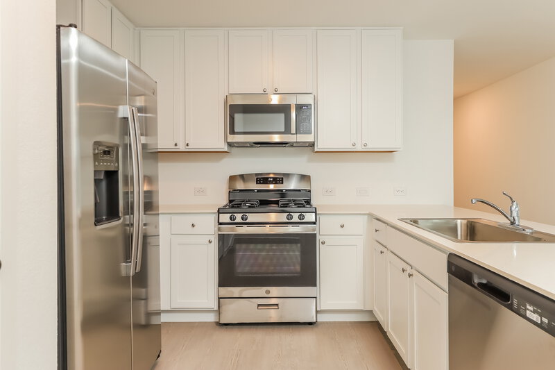 1,580/Mo, 15430 Jake Xing San Antonio, TX 78253 Kitchen View 2