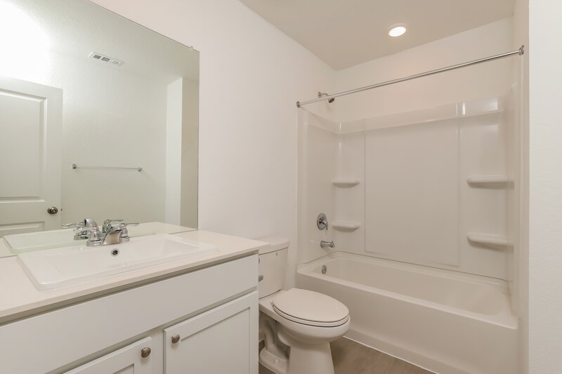 1,580/Mo, 15430 Jake Xing San Antonio, TX 78253 Bathroom View