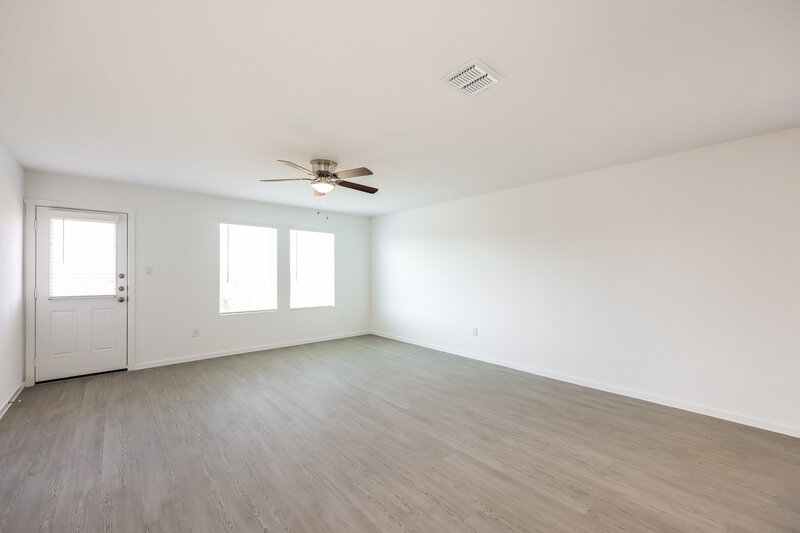 1,795/Mo, 15422 Jake Xing San Antonio, TX 78253 Living Room View