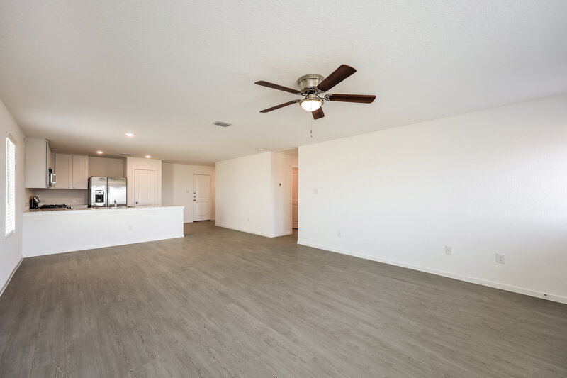 1,795/Mo, 15422 Jake Xing San Antonio, TX 78253 Living Room View 2