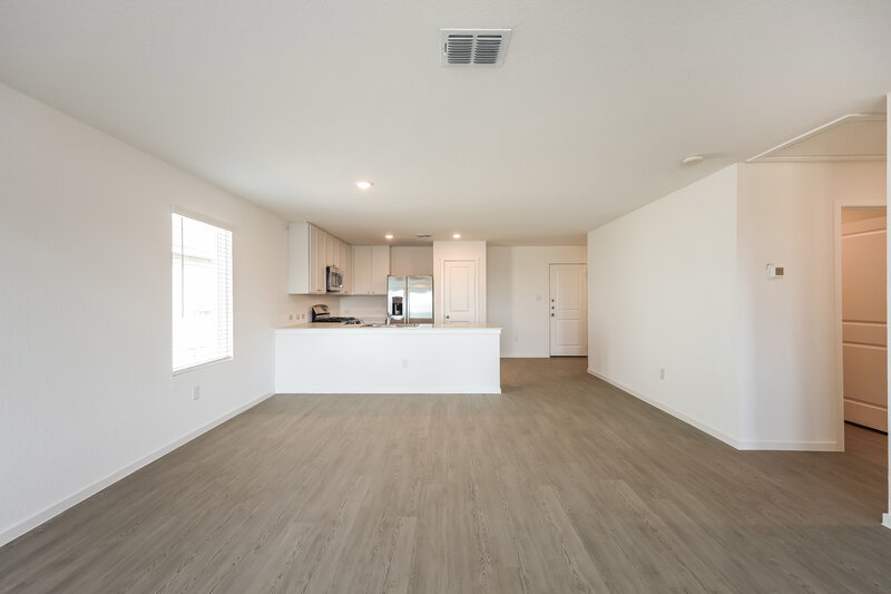 1,795/Mo, 15422 Jake Xing San Antonio, TX 78253 Living Room View 3