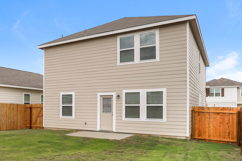 1,735/Mo, 5607 Finch Cyn Converse, TX 78109 Rear View