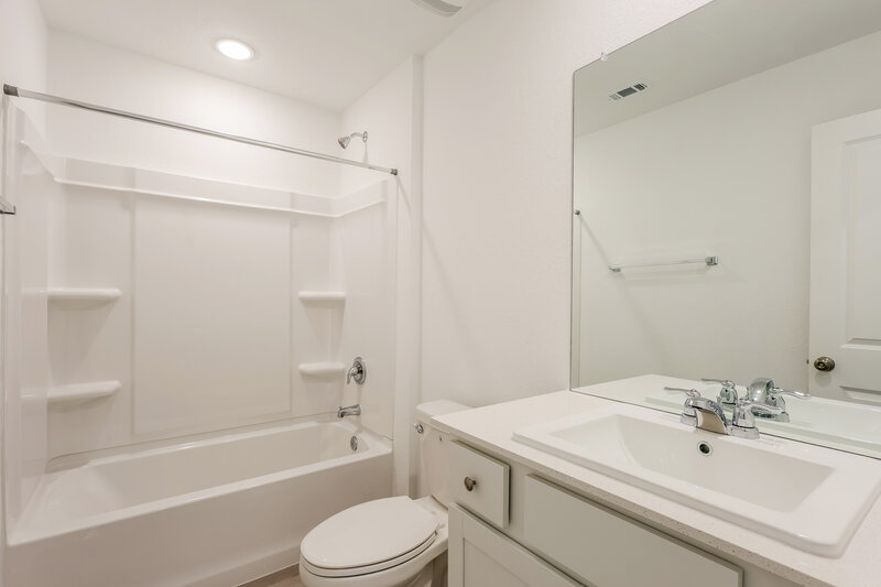 1,470/Mo, 501 Chevre Rd New Braunfels, TX 78130 Bathroom View 2