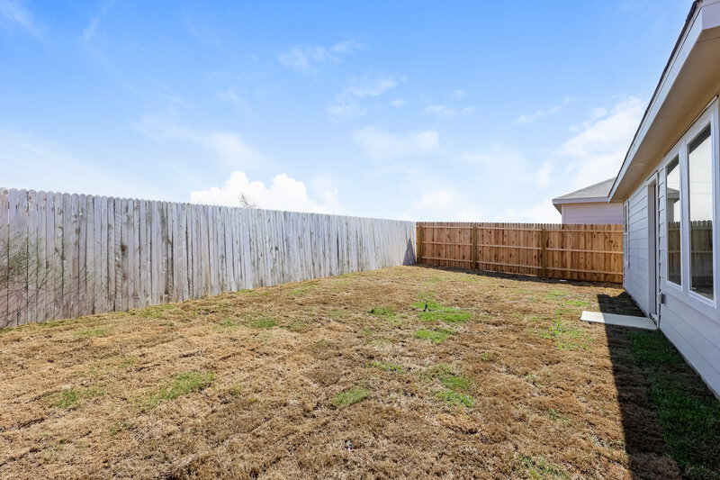 1,470/Mo, 501 Chevre Rd New Braunfels, TX 78130 Backyard View