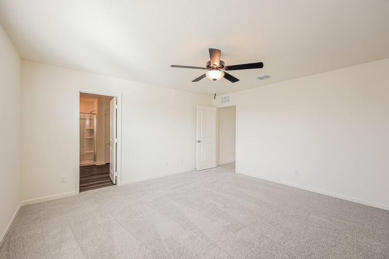 1,985/Mo, 5619 Finch Cyn Converse, TX 78109 Main Bedroom View 2