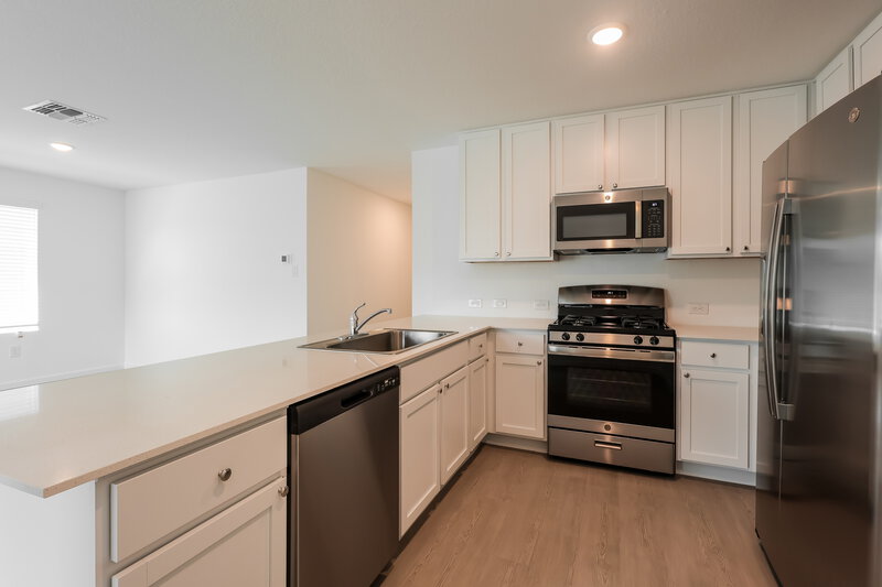 1,490/Mo, 2234 Croaker Crk San Antonio, TX 78253 Kitchen View 2