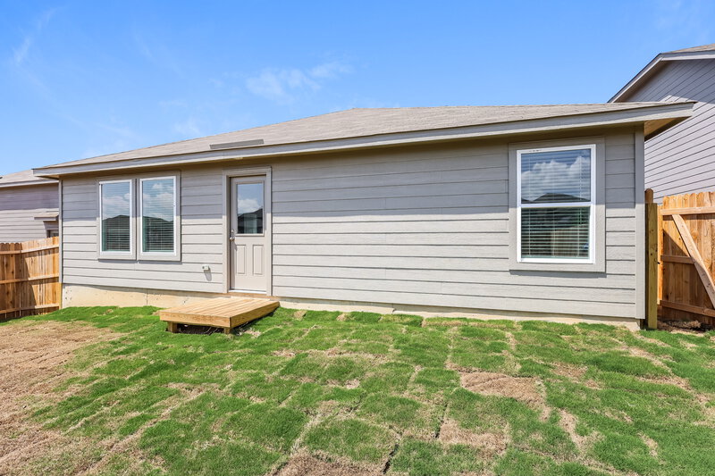 1,490/Mo, 2234 Croaker Crk San Antonio, TX 78253 Rear View