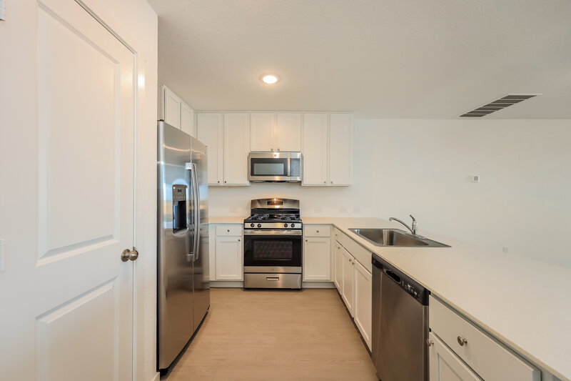 1,355/Mo, 1870 Musk Rose Converse, TX 78109 Kitchen View 2