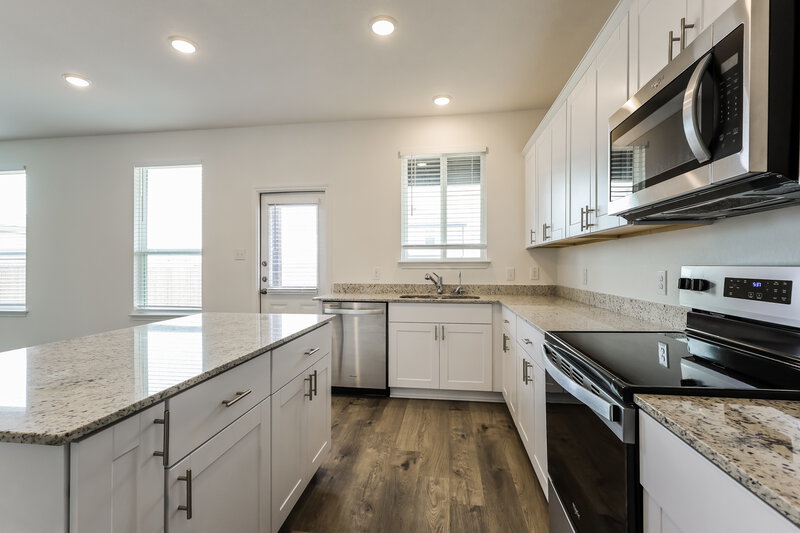 2,700/Mo, 1541 Golden Wheat New Braunfels, TX 78130 Kitchen View