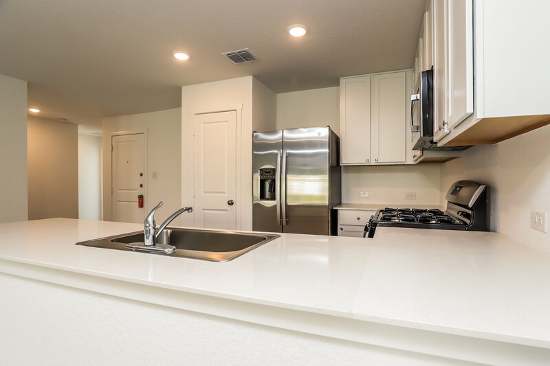 1,435/Mo, 15407 Salmon Spg San Antonio, TX 78253 Kitchen View