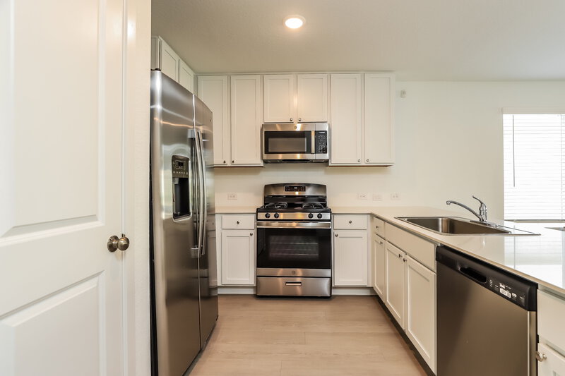 1,435/Mo, 15407 Salmon Spg San Antonio, TX 78253 Kitchen View 2