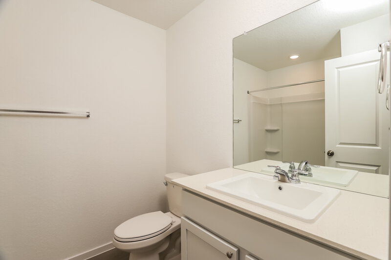 1,435/Mo, 15407 Salmon Spg San Antonio, TX 78253 Bathroom View