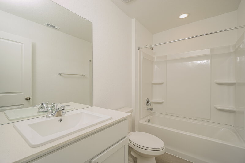 1,695/Mo, 1858 Musk Rose Converse, TX 78109 Bathroom View