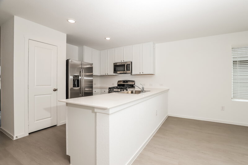 1,515/Mo, 15483 Jake Xing San Antonio, TX 78253 Kitchen View