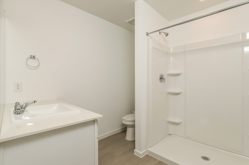 1,515/Mo, 15483 Jake Xing San Antonio, TX 78253 Main Bathroom View