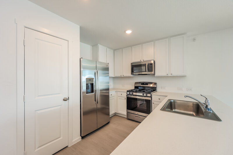 1,630/Mo, 15426 Jake Xing San Antonio, TX 78253 Kitchen View 2