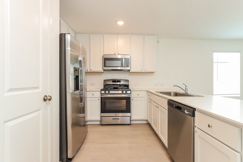 1,590/Mo, 2230 Croaker Crk San Antonio, TX 78253 Kitchen View
