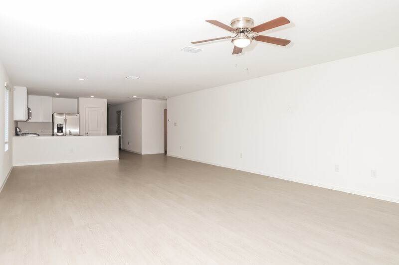 1,515/Mo, 2218 Croaker Crk San Antonio, TX 78253 Living Room View