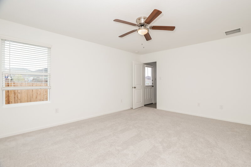 1,515/Mo, 2218 Croaker Crk San Antonio, TX 78253 Living Room View 2