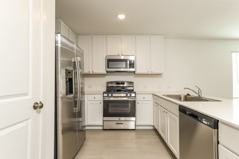 1,470/Mo, 15467 Jake Xing San Antonio, TX 78253 Kitchen View