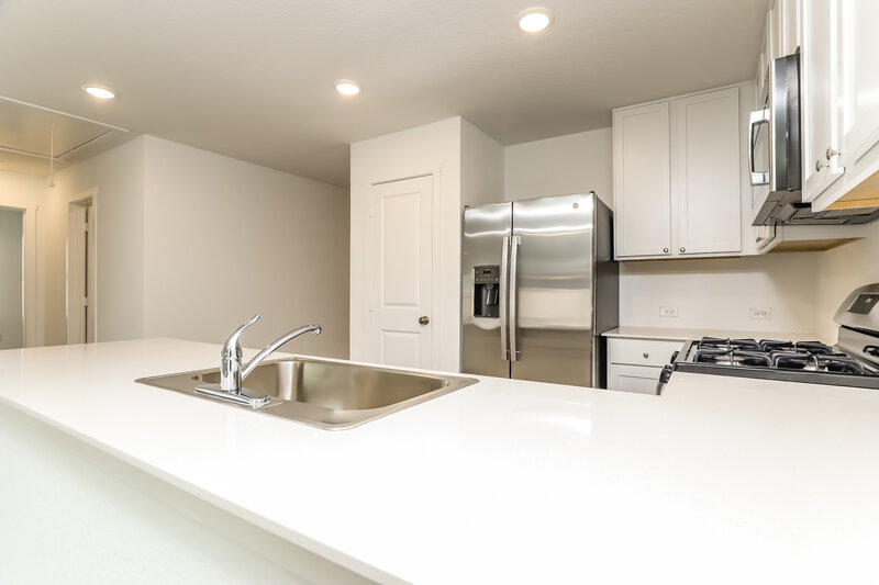 1,470/Mo, 15467 Jake Xing San Antonio, TX 78253 Kitchen View 2