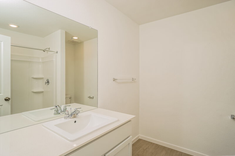 1,540/Mo, 2238 Croaker Crk San Antonio, TX 78253 Main Bathroom View