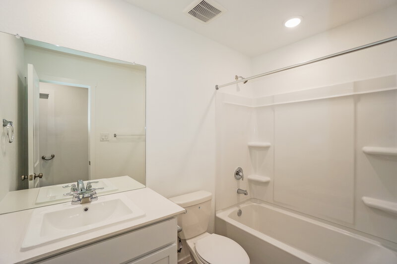 1,540/Mo, 2238 Croaker Crk San Antonio, TX 78253 Bathroom View