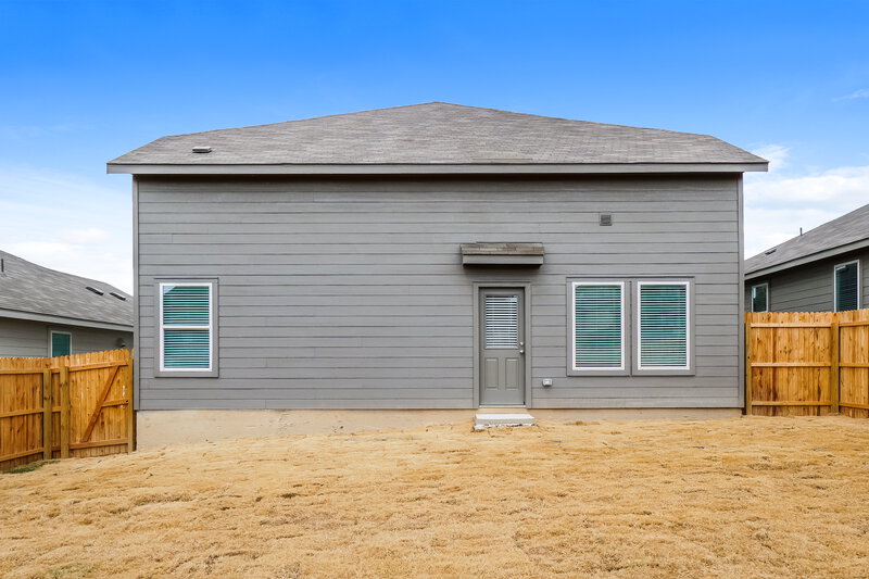1,540/Mo, 2238 Croaker Crk San Antonio, TX 78253 Rear View