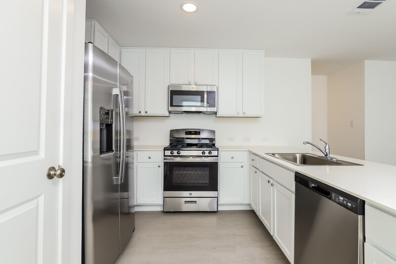 1,600/Mo, 11509 Chestnut Rose Converse, TX 78109 Kitchen View