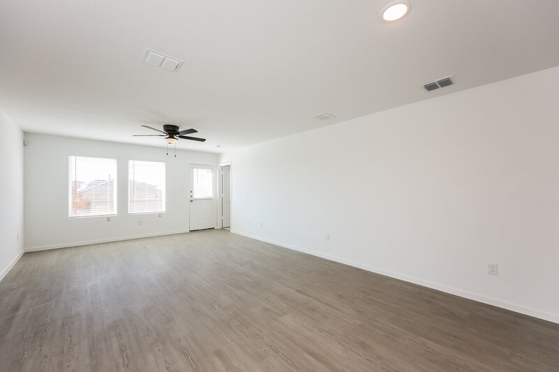 1,505/Mo, 10016 Mather Way Converse, TX 78109 Living Room View