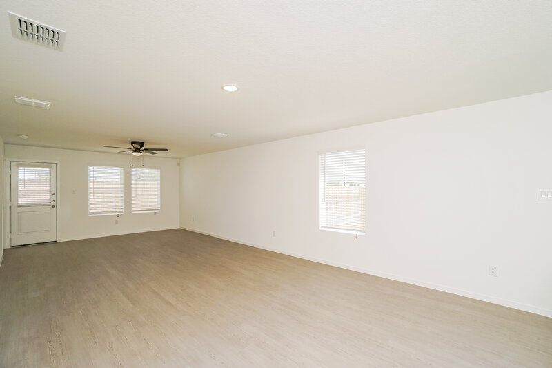 1,465/Mo, 10051 Mather Way Converse, TX 78109 Living Room View