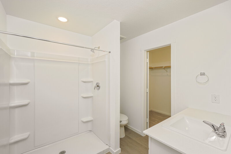 1,465/Mo, 10051 Mather Way Converse, TX 78109 Bathroom View