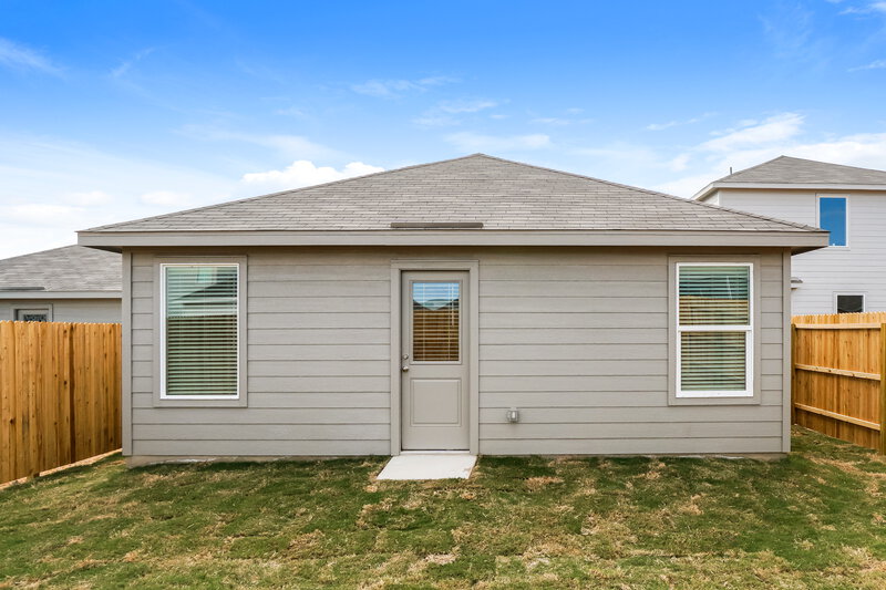 1,445/Mo, 11525 Chestnut Rose Converse, TX 78109 Rear View
