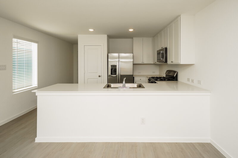 1,525/Mo, 1854 Musk Rose Converse, TX 78109 Kitchen View 2