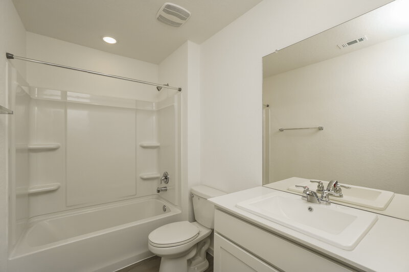 1,525/Mo, 1854 Musk Rose Converse, TX 78109 Bathroom View