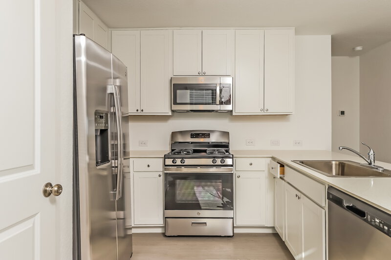 1,590/Mo, 1850 Musk Rose Converse, TX 78109 Kitchen View 2