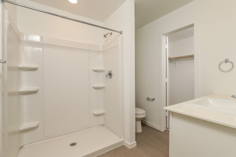 1,590/Mo, 1850 Musk Rose Converse, TX 78109 Main Bathroom View