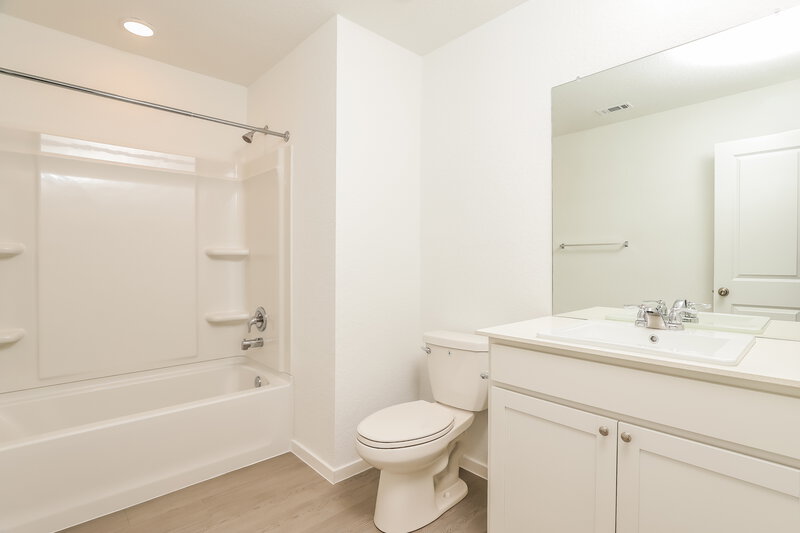 1,590/Mo, 1850 Musk Rose Converse, TX 78109 Bathroom View