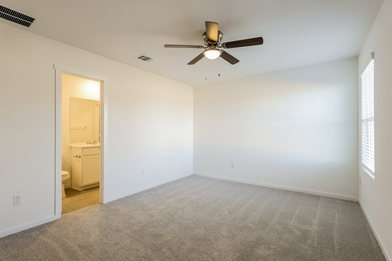 1,520/Mo, 522 Chevre Rd New Braunfels, TX 78130 Main Bedroom View