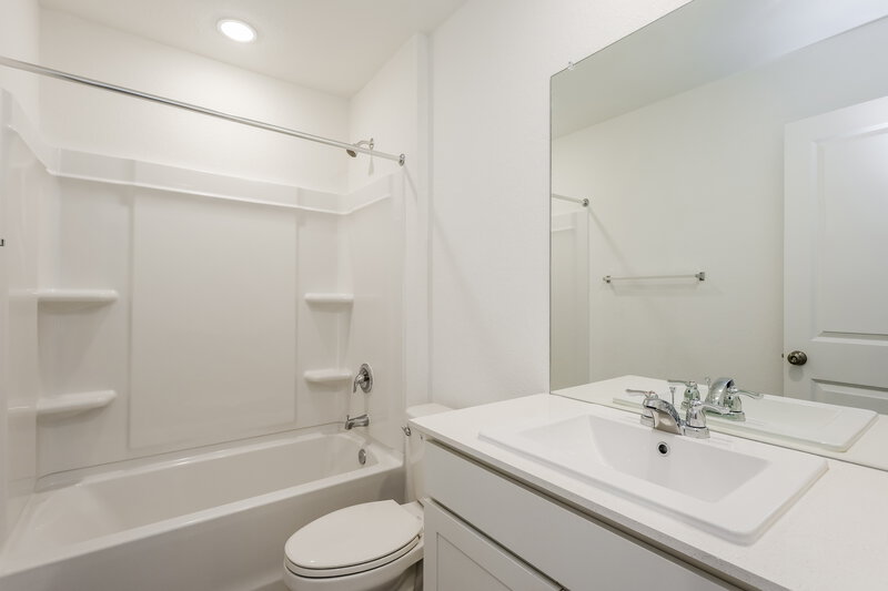 1,520/Mo, 522 Chevre Rd New Braunfels, TX 78130 Bathroom View 2