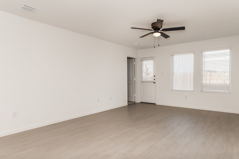 1,485/Mo, 10035 Mather Way Converse, TX 78109 Living Room View