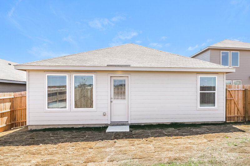 1,485/Mo, 10035 Mather Way Converse, TX 78109 Rear View