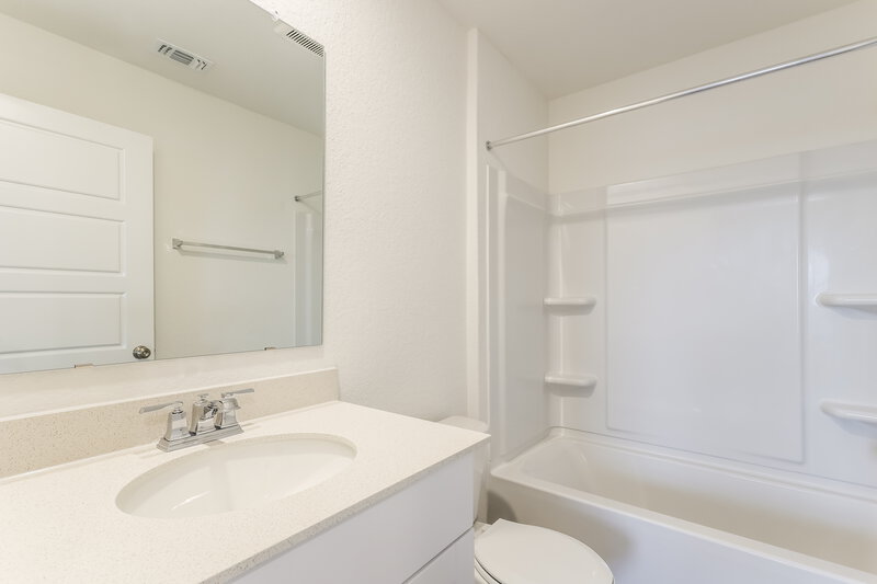 2,085/Mo, 10407 Monte Carmel Pl Converse, TX 78109 Bathroom View