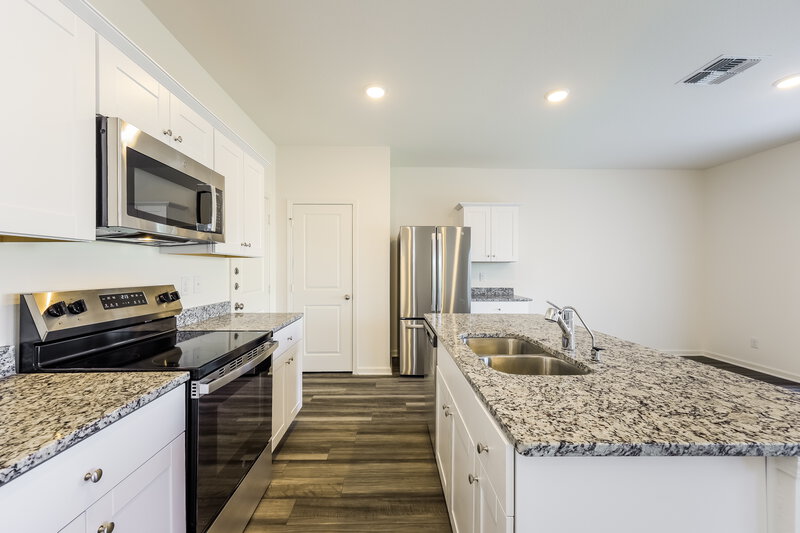 1,520/Mo, 5534 Bluebell Mdw Converse, TX 78109 Kitchen View 2