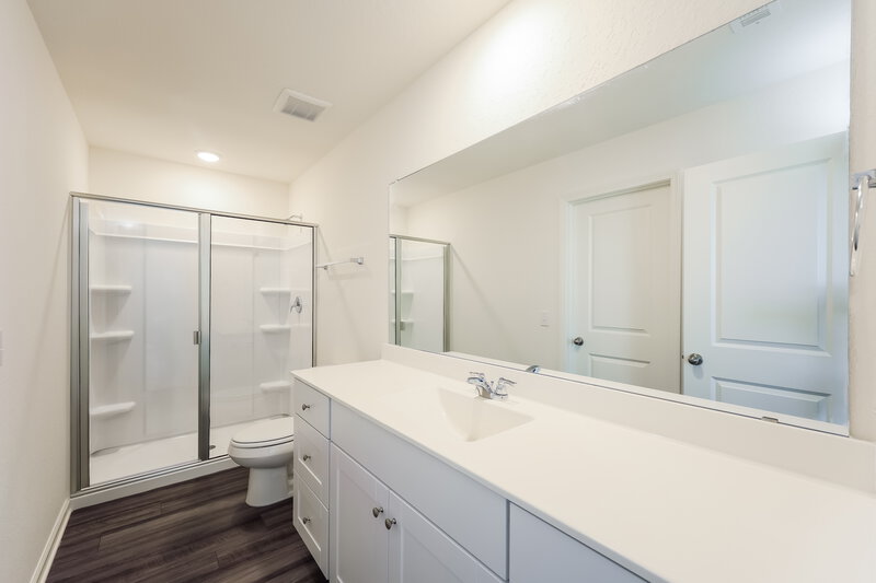 1,520/Mo, 5534 Bluebell Mdw Converse, TX 78109 Main Bathroom View