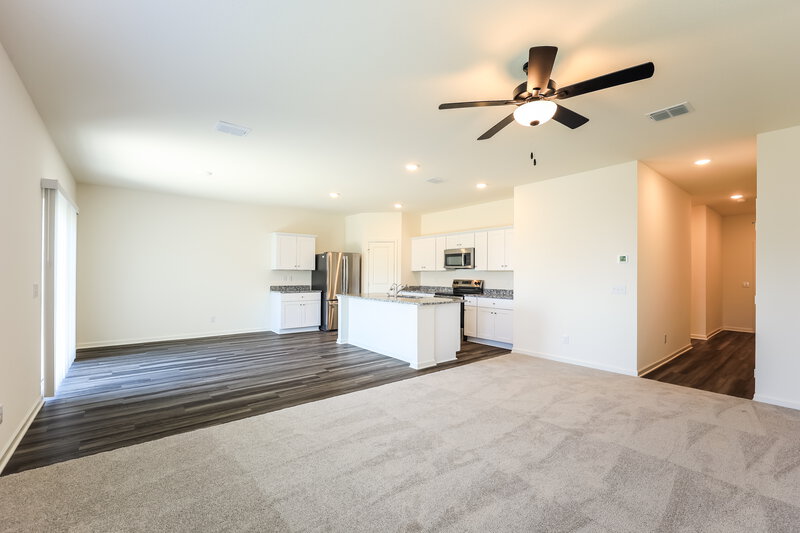 1,815/Mo, 5539 Bluebell Mdw Converse, TX 78109 Living Room View
