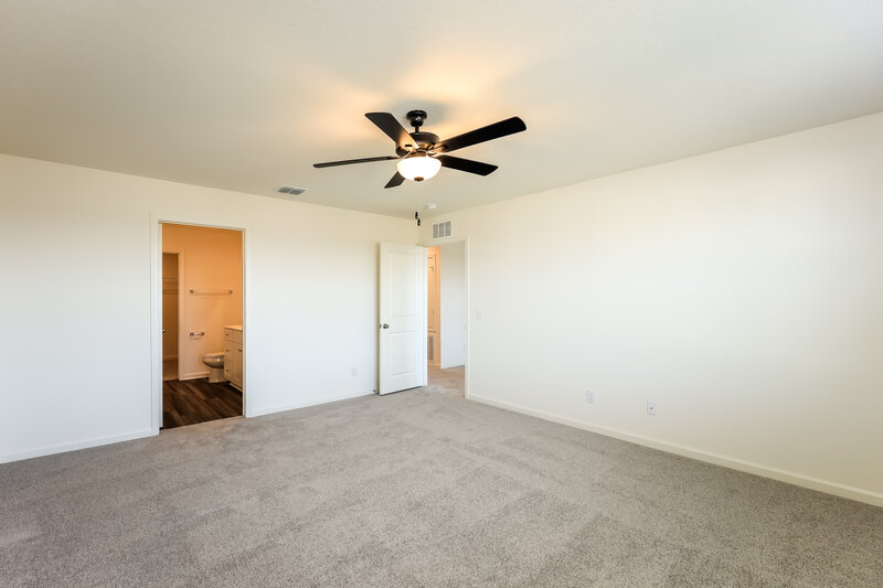 1,815/Mo, 5539 Bluebell Mdw Converse, TX 78109 Main Bedroom View 2