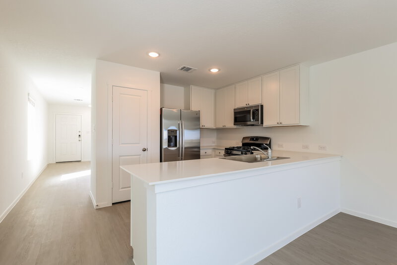 1,515/Mo, 1822 Musk Rose Converse, TX 78109 Kitchen View 2